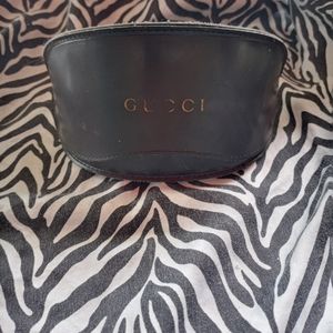 Gucci sunglass case 😎 🕶
